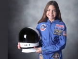 بالفيديو.. فتاة أمريكية في الثالثة عشرة من عمرها قد تصبح أول إنسان يهبط على المريخ